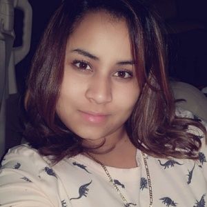 Meet your Posher, Zenia